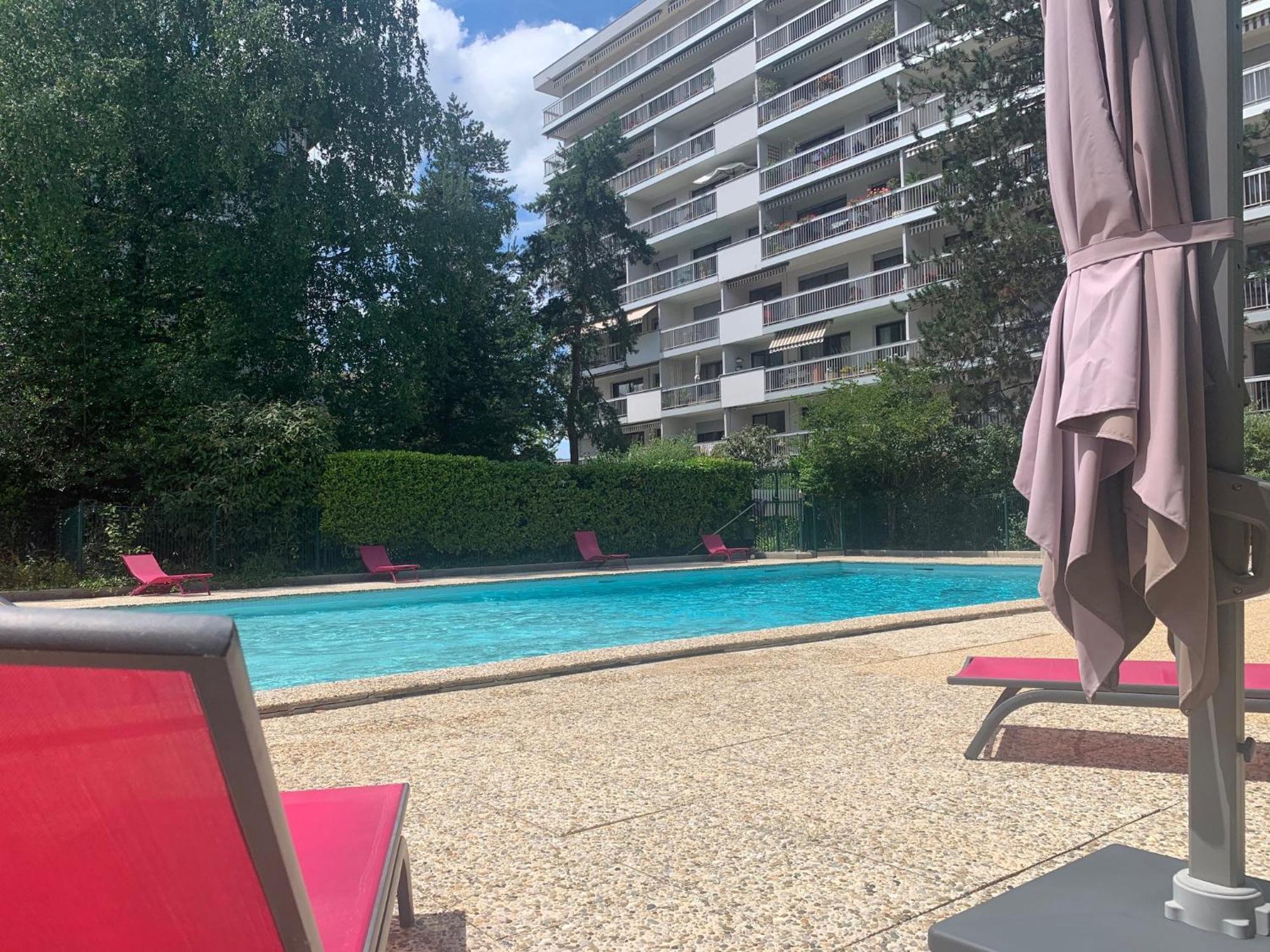 Kusmi Love Piscine Proche Du Lac Annecy Exteriör bild