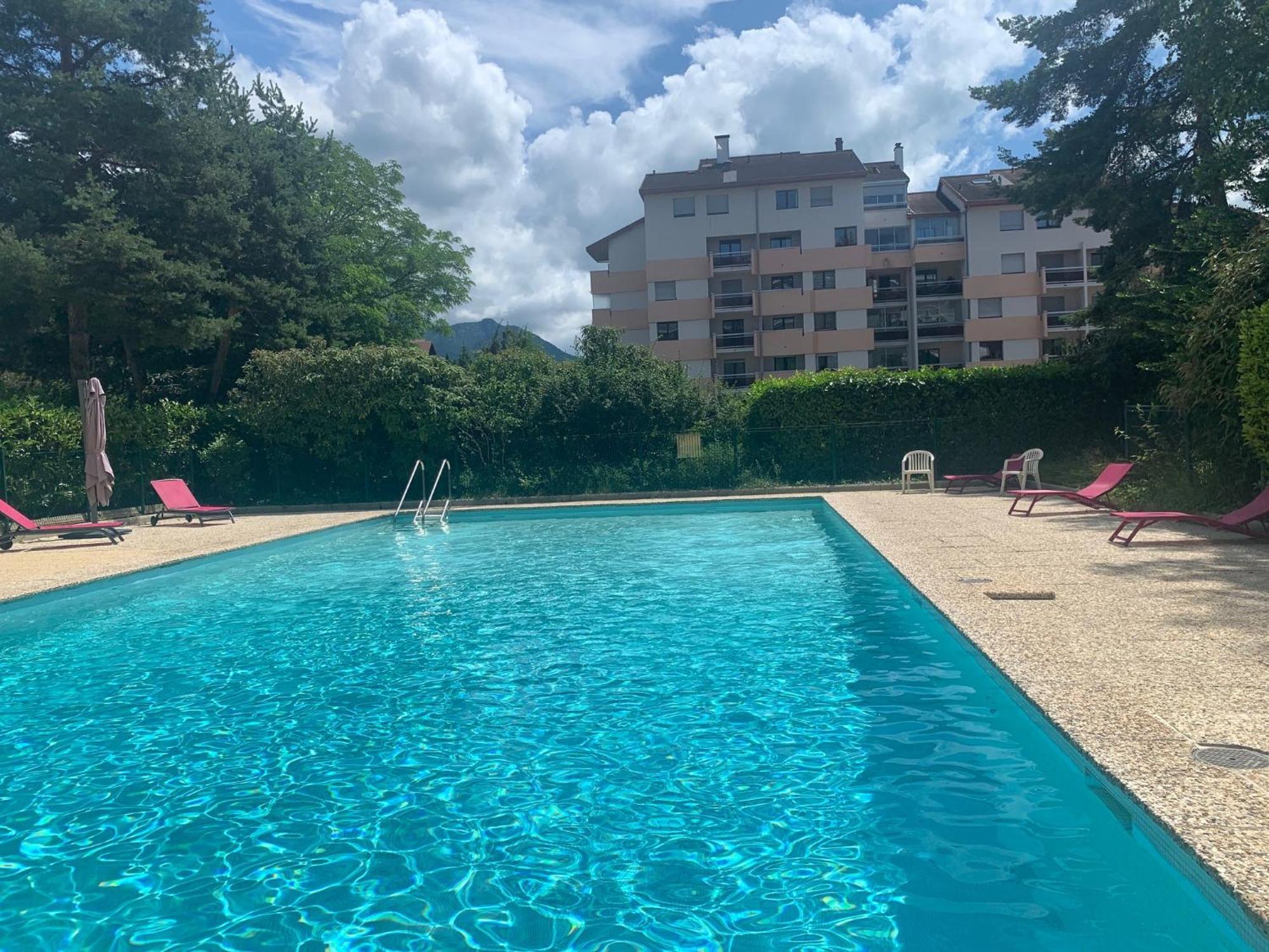 Kusmi Love Piscine Proche Du Lac Annecy Exteriör bild